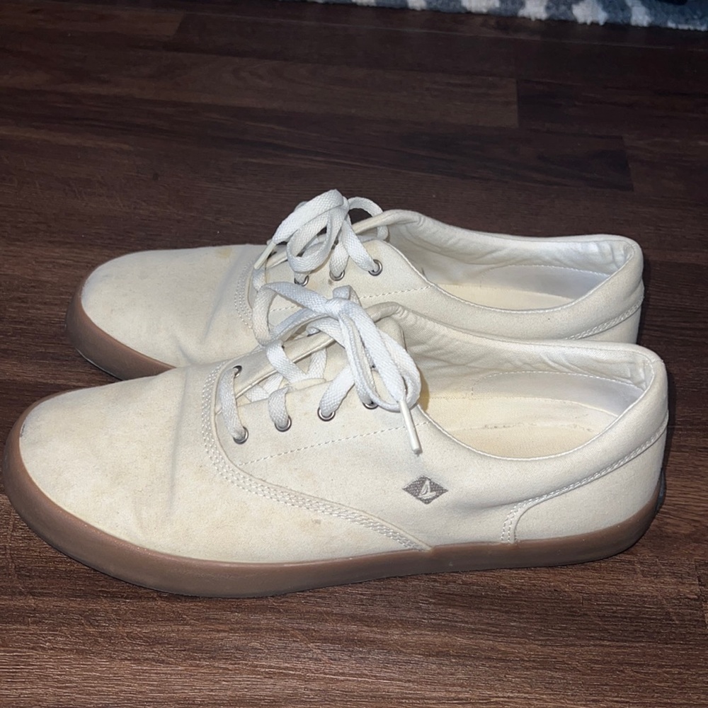 Off-white Mens Sperry boat shoes. Size 10.5.